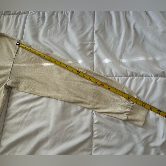 Selena Como La Flor Graphic Sweatshirt - Picture 6 of 6